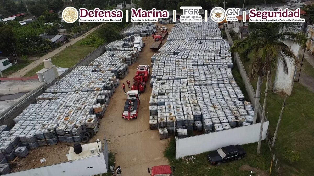 En Tabasco, Fuerzas Federales aseguraron más de 3 millones de litros de huachicol.