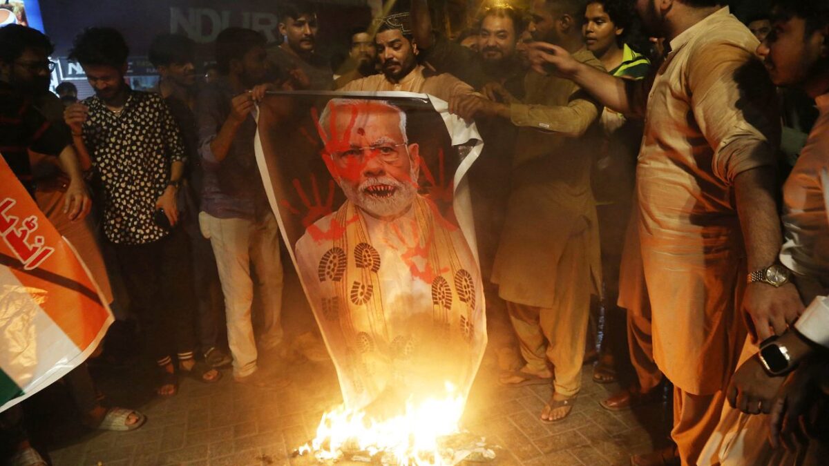 Los ataques entre India y Pakistán comenzaron tras un atentado, atribuido a grupos terroristas con base en Islamabad.