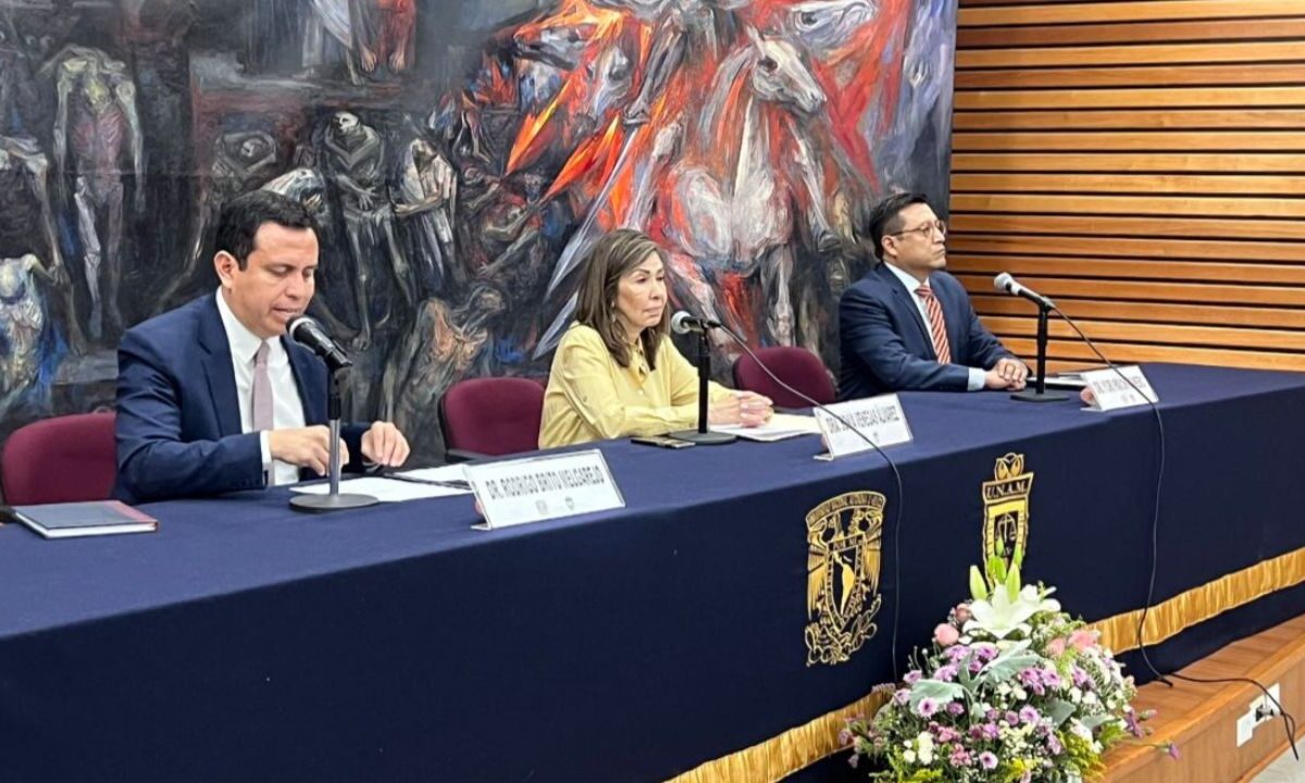 Durante las mesas de reflexión, la catedrática de la UNAM, Sonia Venegas, señaló que estos trabajos fortalecen el trabajo legislativo.