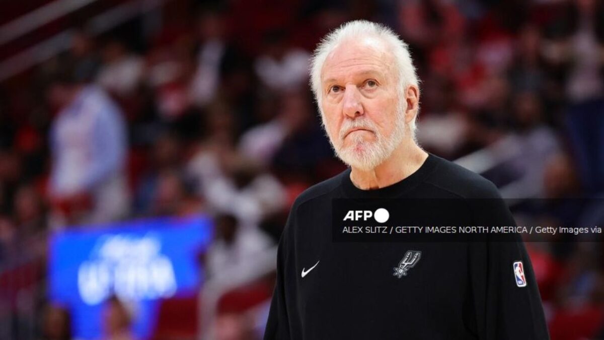Gregg Popovich anunció que deja de ser entrenador de los San Antonio Spurs de la NBA tras 29 temporadas, luego de un derrame cerebral en 2024.