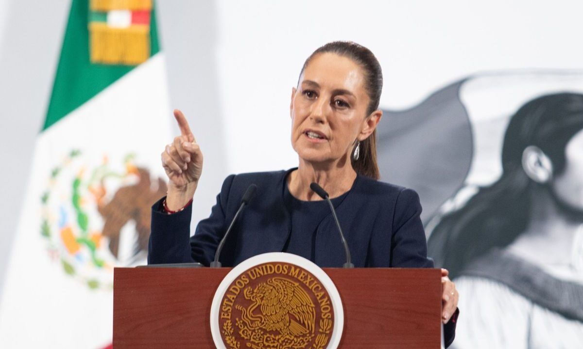 La presidenta Claudia Sheinbaum calificó la reforma que la nación vecina busca aprobar como muy injusta contra los migrantes. 