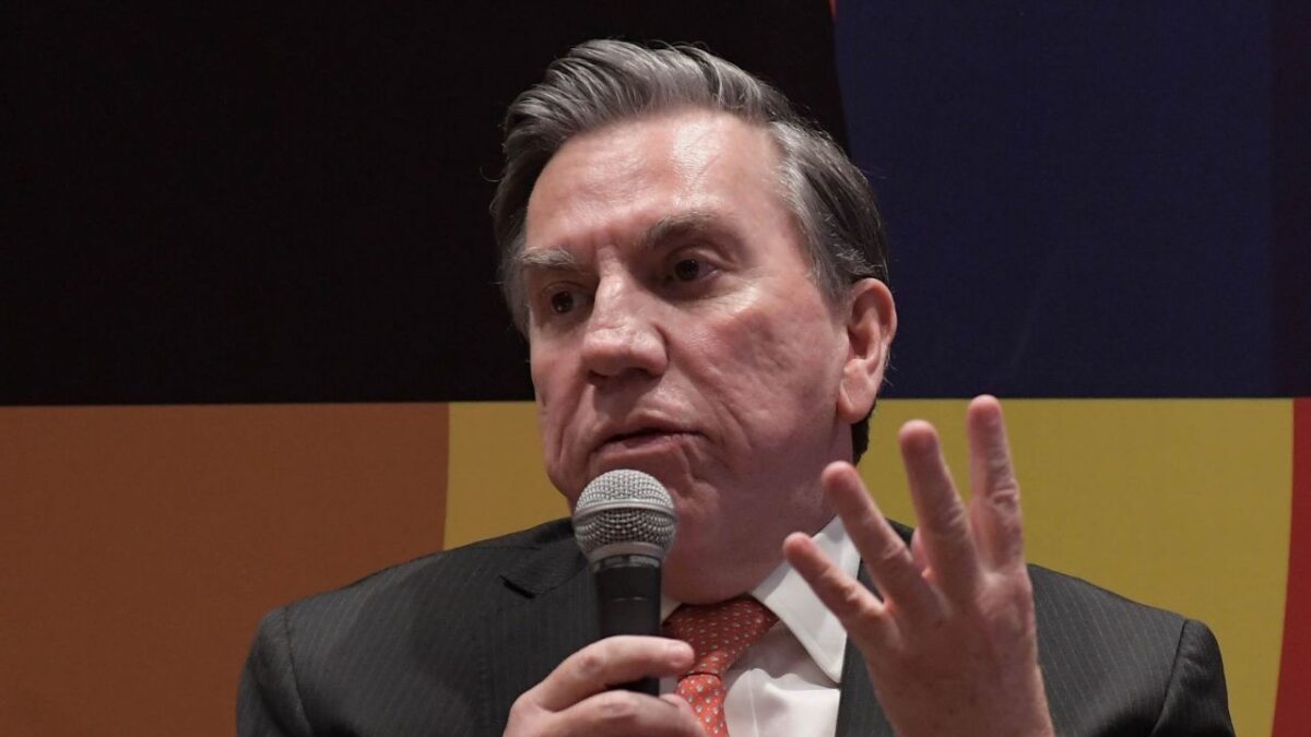 El ministro Javier Laynez Potisek señaló que hay una necesidad ciudadana para que los ministros, magistrados y jueces se bajen del Olimpo judicial.