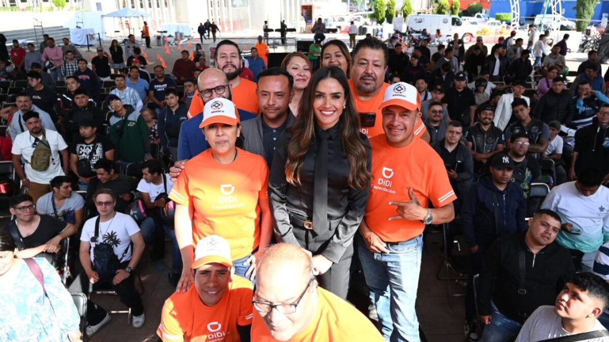 Con la participación de más de 300 motociclistas trabajadores por aplicación, en la alcaldía Cuauhtémoc arrancó el programa Rumbo Seguro, como estrategia conjunta para fomentar el uso responsable de la motocicleta, reducir percances viales y reconocer a este medio de transporte como herramienta de trabajo y movilidad.