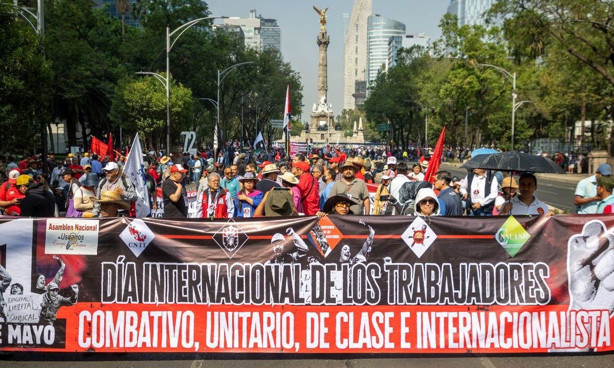 En el marco del Día del Trabajo, la Presidenta tuvo una reunión con los líderes sindicales donde los trabajadores pedían mejores condiciones.