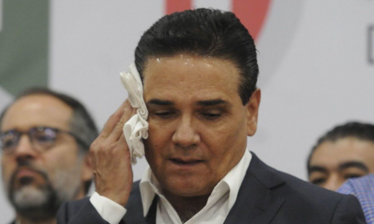 Por incumplido, se reactiva orden de captura contra Silvano Aureoles.