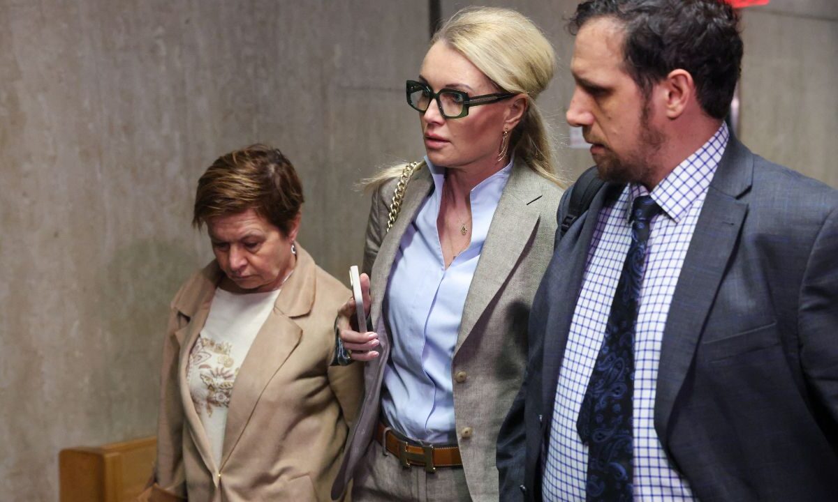 La modelo polaca Kaja Sokola testificó ayer por primera vez contra el exmagnate del cine Harvey Weinstein en el juicio.