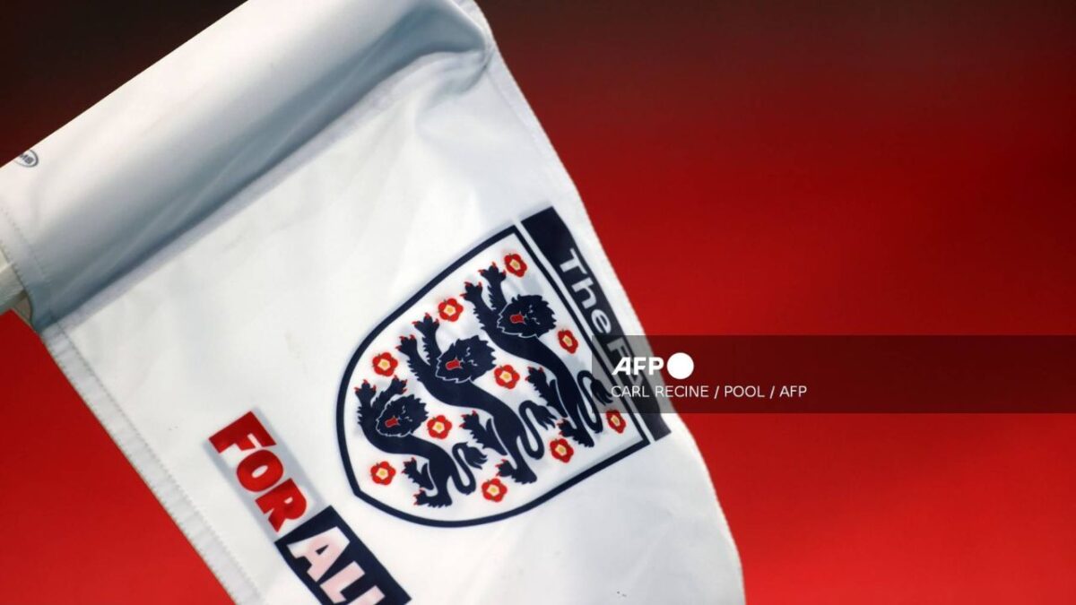 Mujeres transgénero, Federación Inglesa de Fútbol
