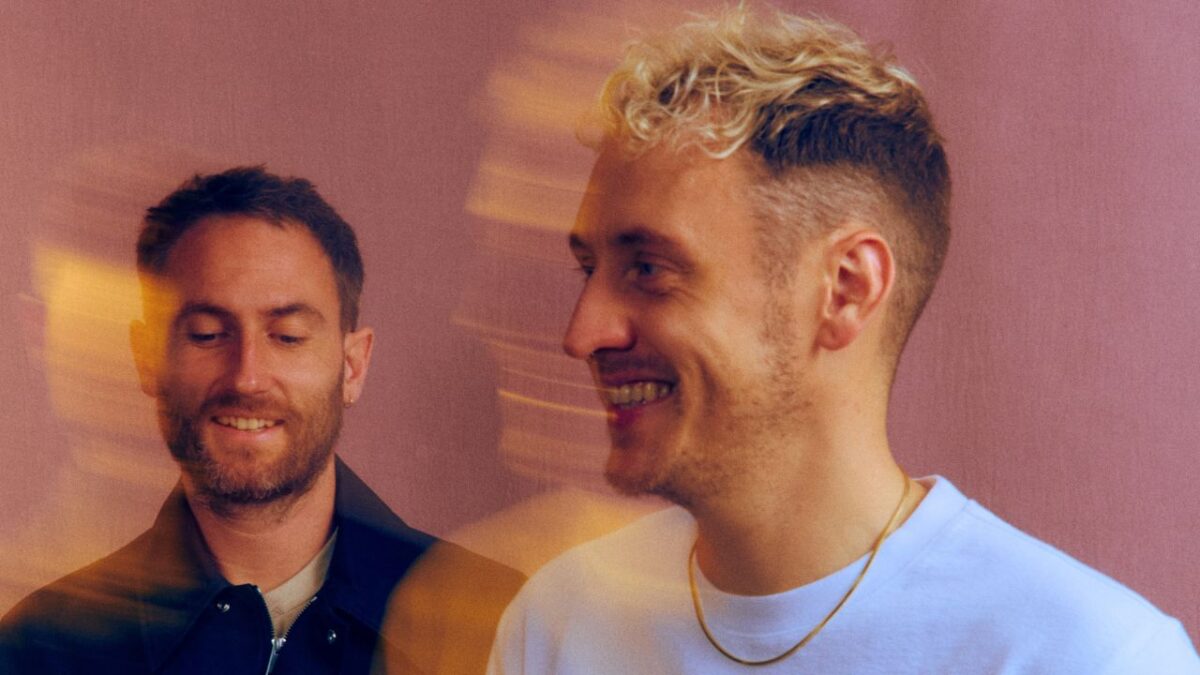 La agrupación inglesa Maribou State ha pisado los escenarios más importantes del mundo este año, uno de ellos fue el del festival de Coachella hace algunas semanas y en unos meses en Lollapalooza. La llegada a estos sitios se da en medio del lanzamiento de su más reciente álbum.