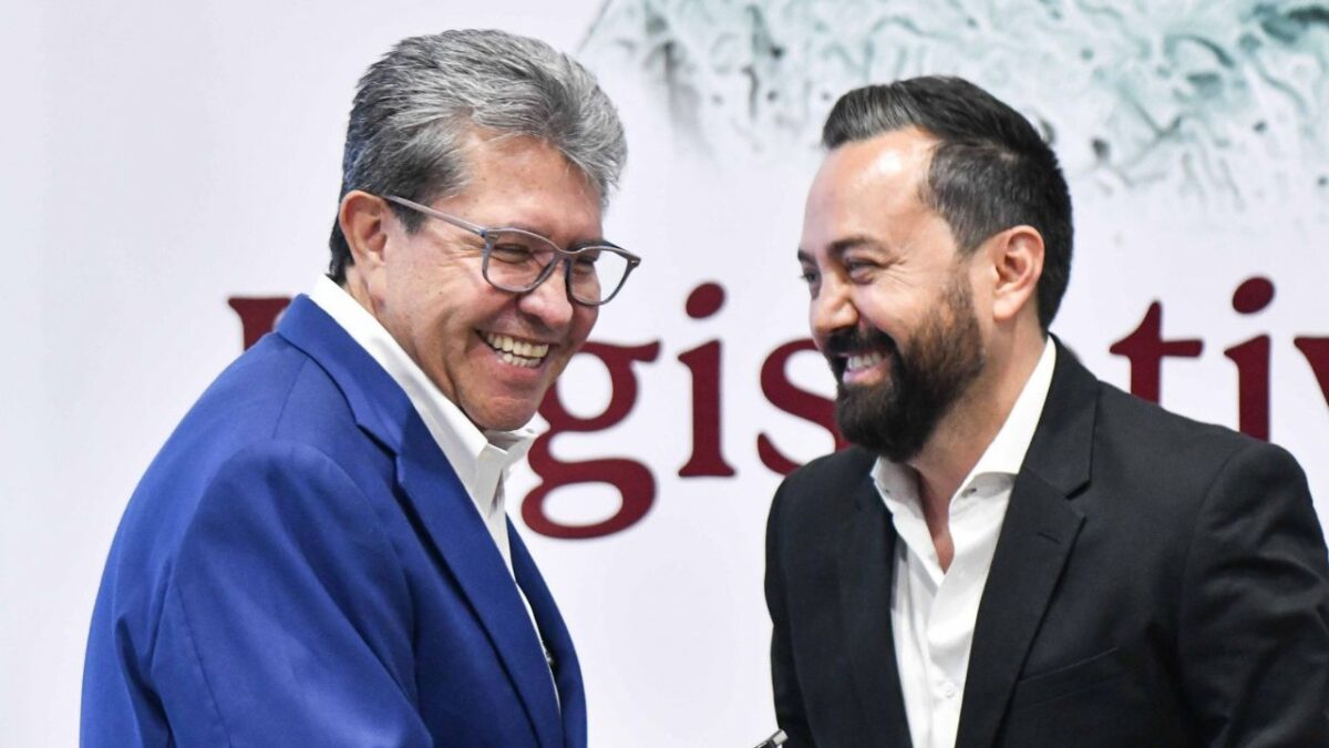 Ricardo Monreal, coordinador de Morena en la Cámara de Diputados, respaldó al vocero de la bancada, el legislador Arturo Ávila.