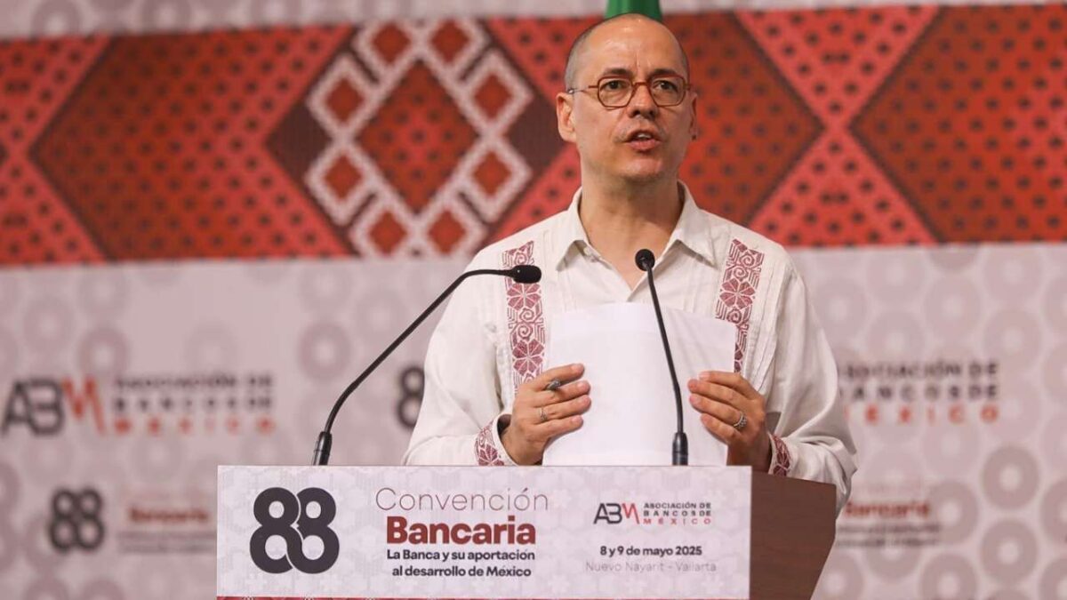 José Antonio Peña Merino Peña Merino expuso a legisladores de la 4T las modificaciones a la Ley de Telecomunicaciones.