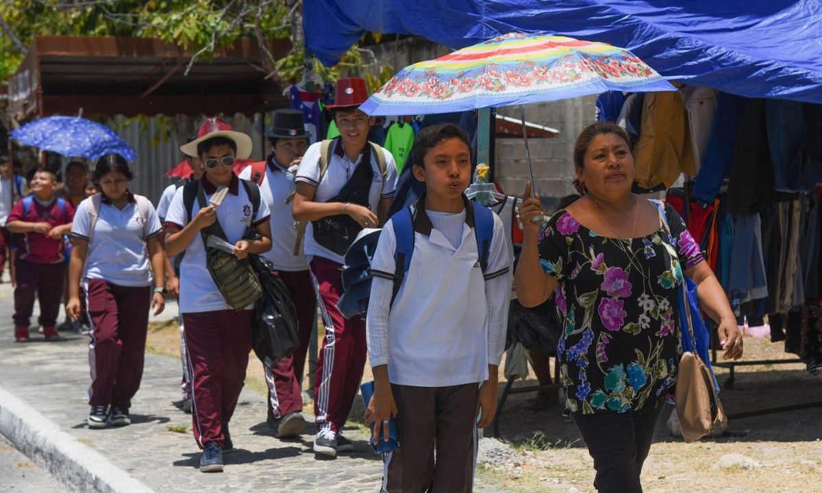 Debido a las ondas de calor, algunos estados han adelantado la fecha del fin del ciclo escolar en curso. Aquí te decimos cuáles.