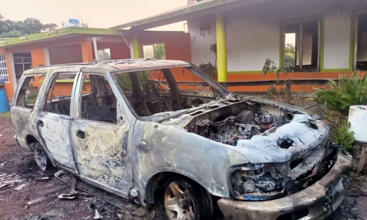 Queman camioneta del candidato Morena-PVEM en Jilotepec por violencia