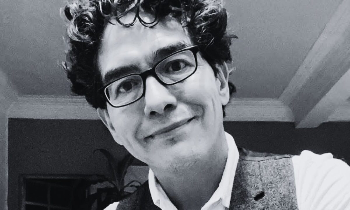Conoce los detalles de la carrera en el servicio público de José Muñoz, asesor de Clara Brugada asesinado hoy en un ataque armado.