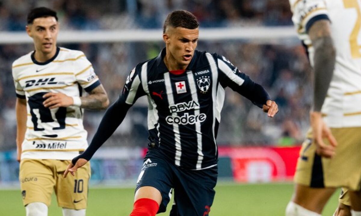 Rayados gana 2-0 a Pumas