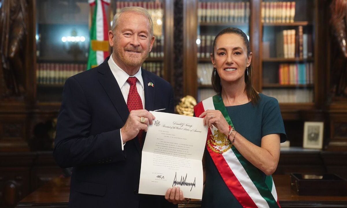 Recibe Sheinbaum cartas credenciales de cinco embajadores, incluido EU