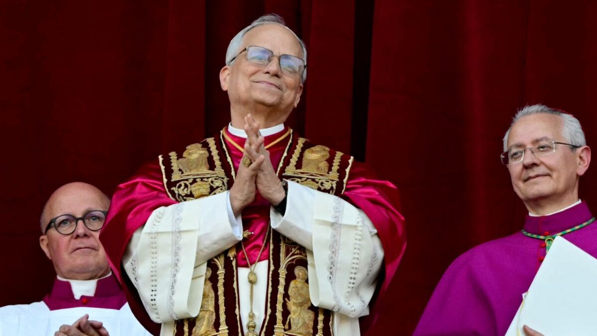 Esta es parte de la trayectoria del nuevo Papa León XIV, que lo llevó de ser matemático a representar a la iglesia Católica ante el mundo.