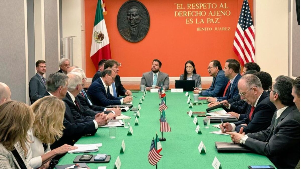 Julio Berdegué informó en sus redes sociales que se reunió en Washington con 27 representantes de empresas de tomateros estadounidenses.