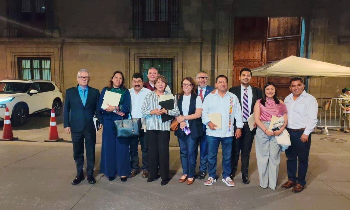 La presidenta Claudia Sheinbaum se reunió con Delfina Gómez y alcaldes mexiquenses para revisar Plan Oriente.