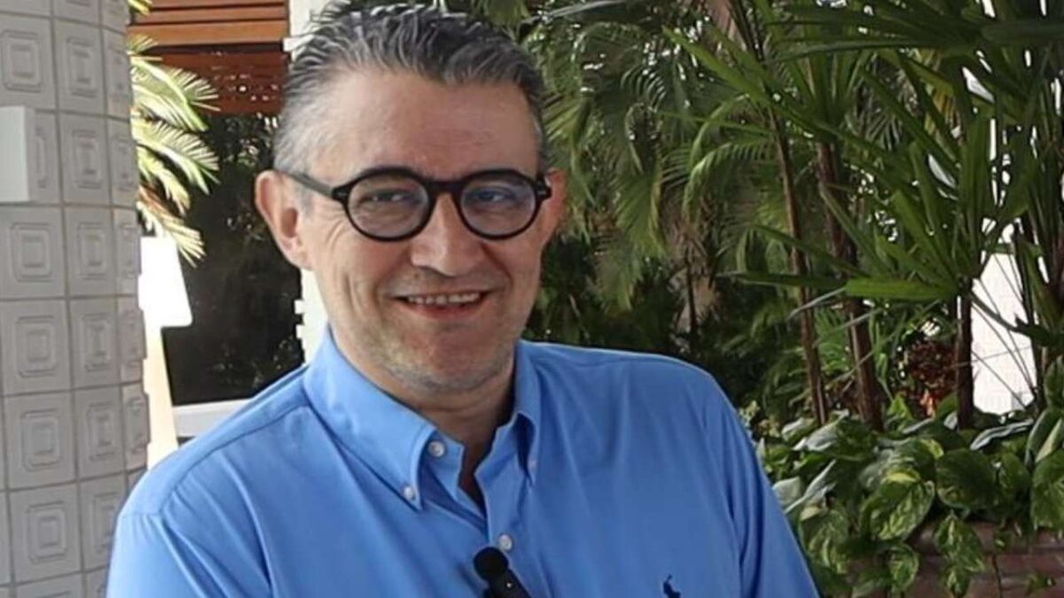 Julio Escandón, director general de Banco Base, se dijo muy contento y optimista de que su firma está creciendo por la inversión en el país.