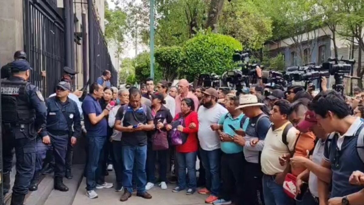 Los negociadores de la CNTE terminaron la reunión con funcionarios de Gobernación y darán una conferencia para informar las resoluciones.