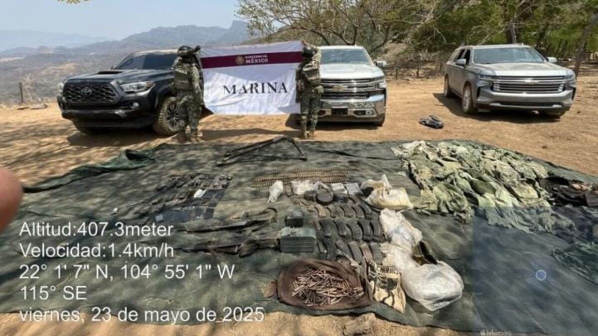 Elementos de la Semar repelieron una agresión de civiles armados y aseguraron vehículos, equipo, cargadores y cartuchos en Nayarit.
