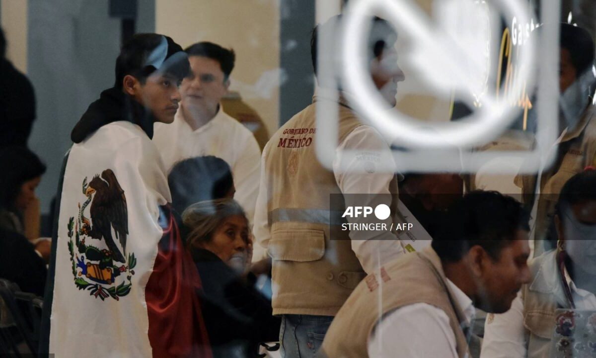 El gobierno de Donald Trump amenaza con suspender el derecho de migrantes a impugnar su detención ante un tribunal.