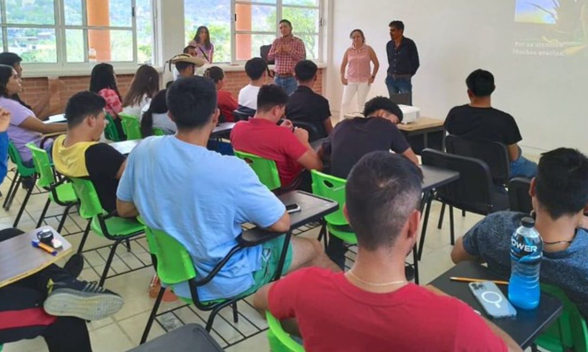 Universidades del Estado de México: requisitos para el pase directo sin examen y sin pago de derechos.