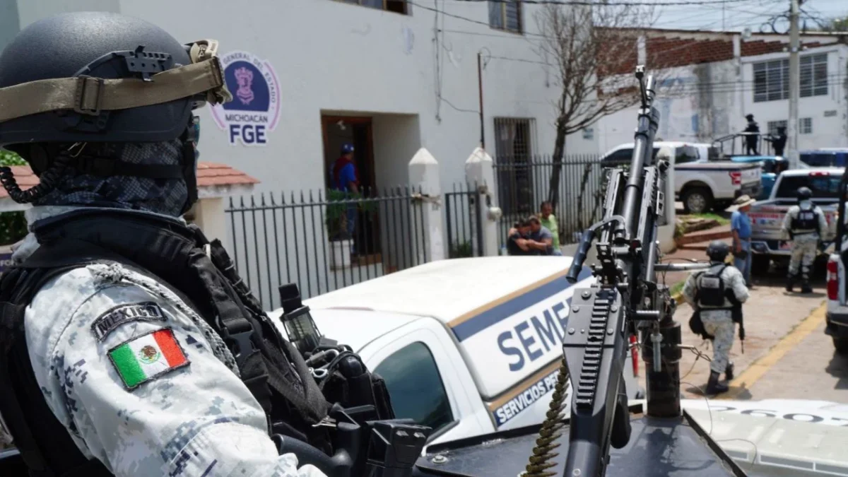 Elemento de la Guardia Nacional en custodia