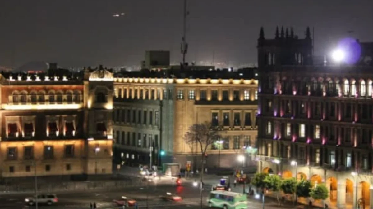 Se desconocen las causas que derivaron en la pérdida de la vida de la mujer, en el Zócalo