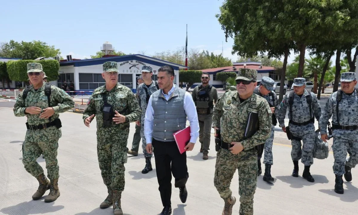 Omar García Harfuch y Ricardo Trevilla a su llegada en Sinaloa