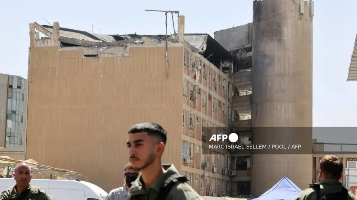 Israel amenaza con 'eliminar' al Ayatolá, Irán responde con misiles