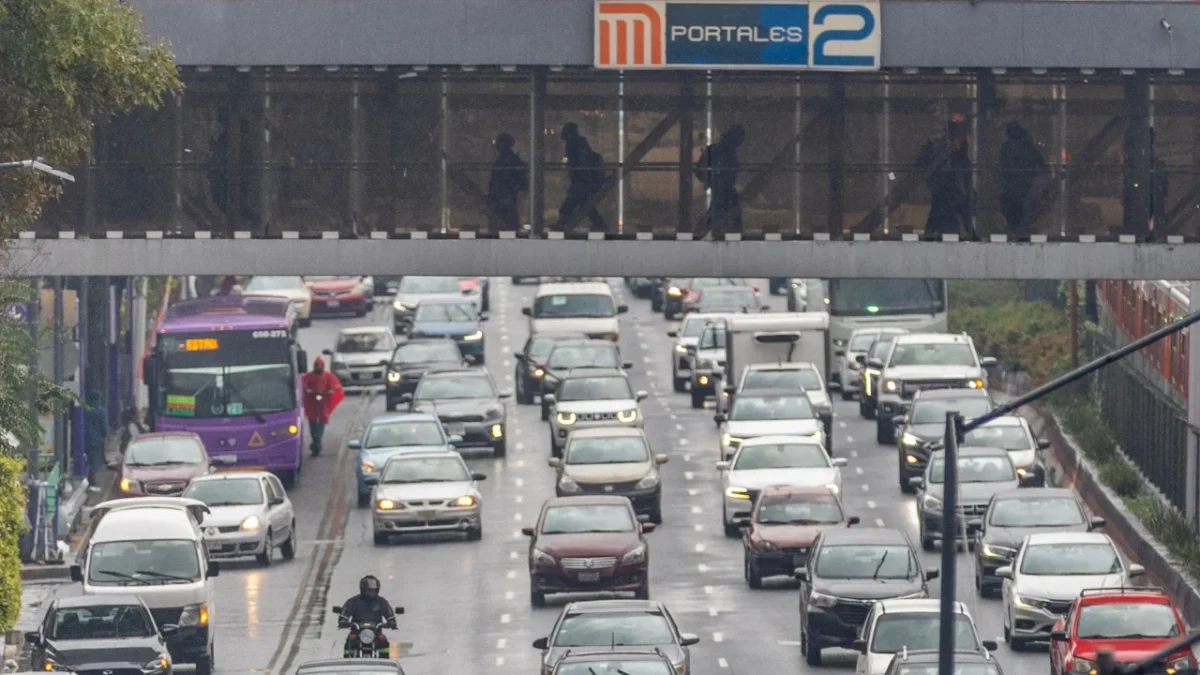 Lluvias generan caos en Metro y vialidades capitalinas