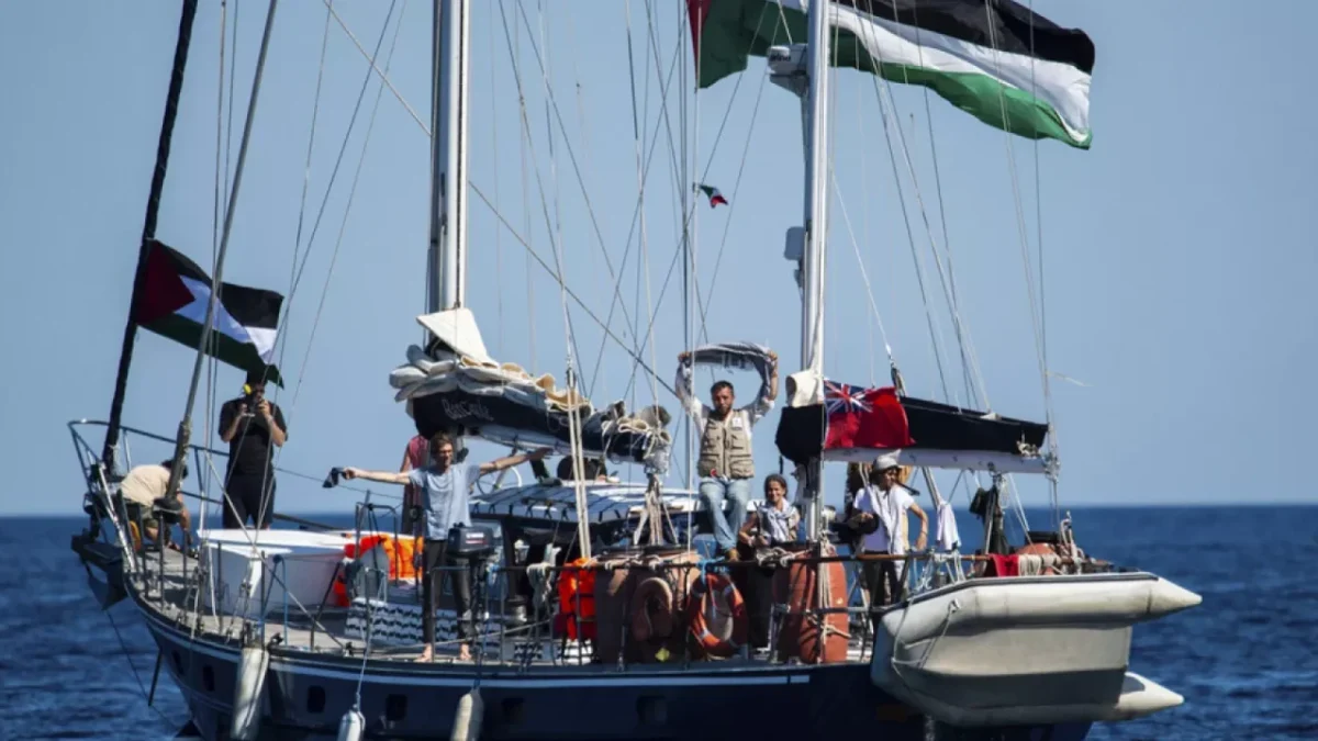 Fuerzas israelíes interceptaron el barco Madleen, que intentaba llegar a Gaza. A bordo se encontraban Greta Thunberg y Rima Hassan.