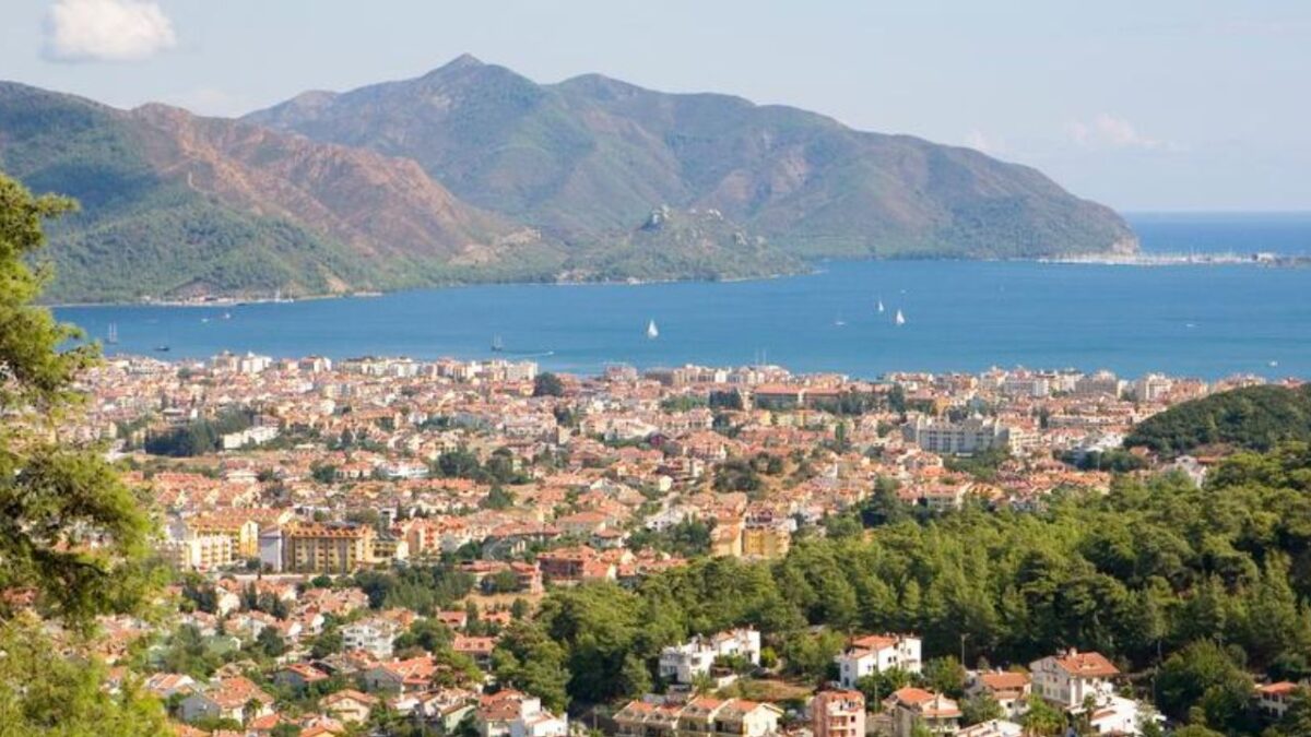 Terremoto sacude localidad costera de Turquía 