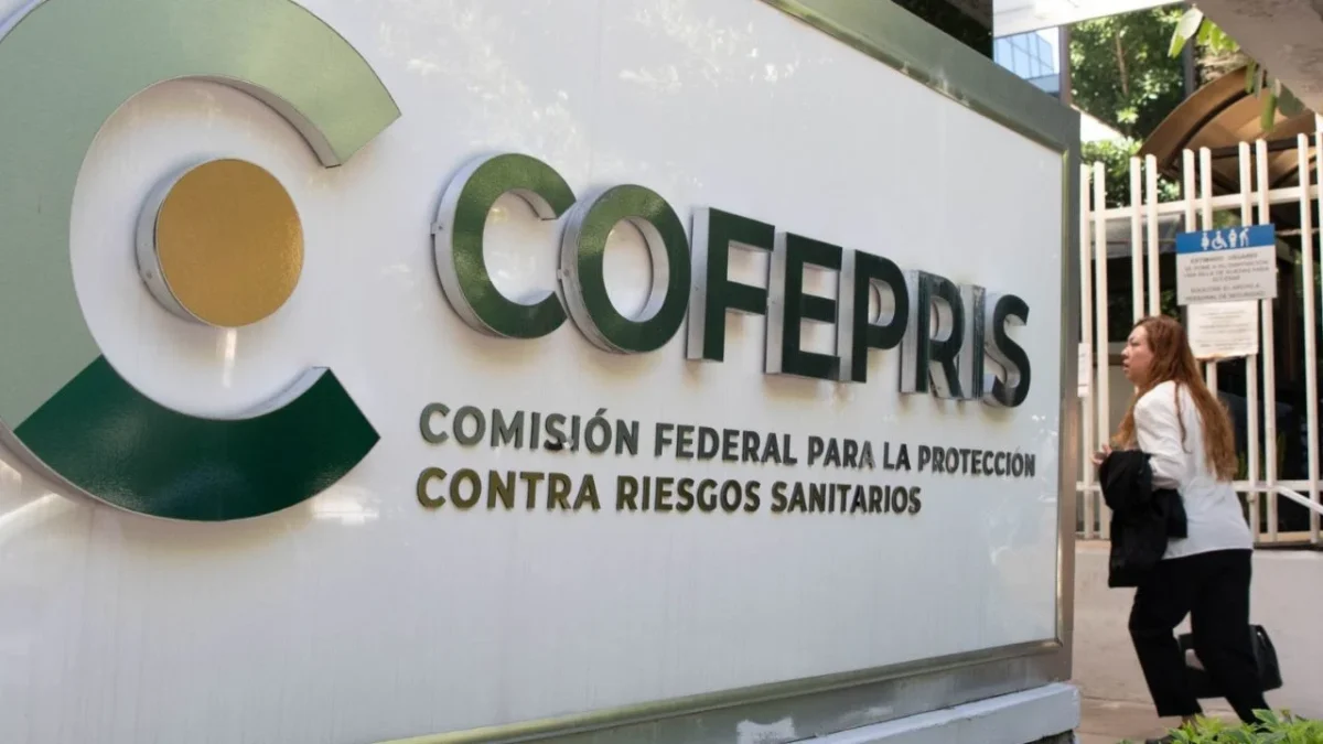 Luego de más de 20 años que no habían sido actualizados, la Comisión Federal contra la Protección de Riesgos Sanitarios (Cofepris), firmó nuevos Acuerdos de Coordinación de Facultades con las 32 entidades federativas la coordinación entre la autoridad federal y los gobiernos estatales, con el objetivo de proteger la salud del pueblo de México frente a los riesgos sanitarios.
