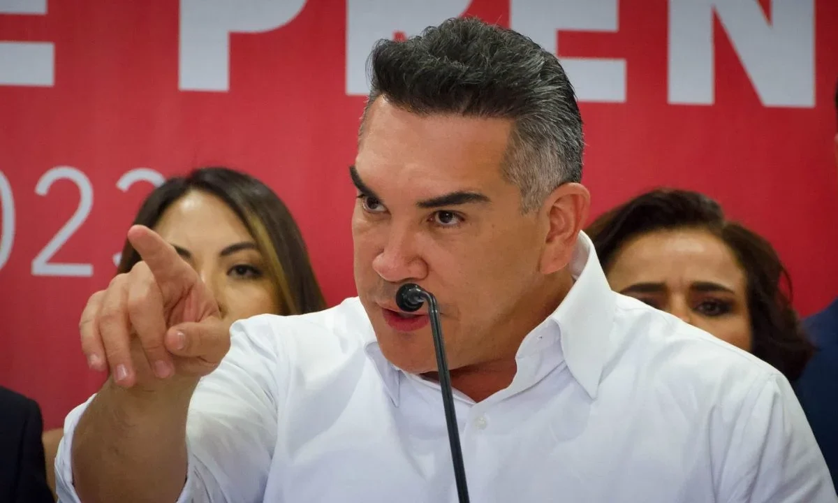 Alejandro "Alito" Moreno presumió que el PRI puede resolver la "crisis diplomática" que, según él, hay entre México y EU.
