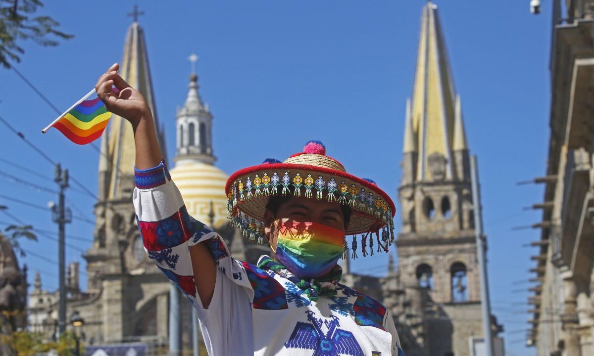 Miembros de la comunidad LGBT+ buscan hacer valer sus derechos a nivel nacional.