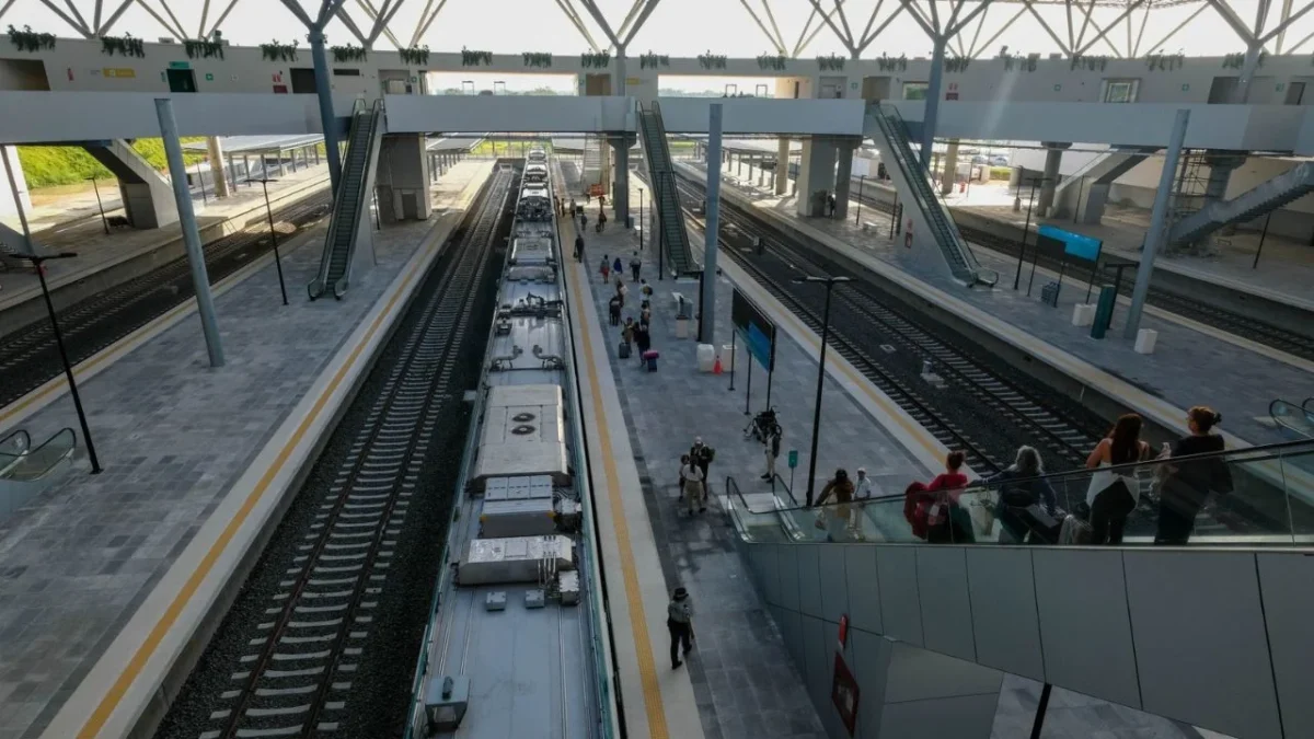 El Senado de la República aprobó diversas reformas, para fortalecer e impulsar la industria ferroviaria de pasajeros y carga en México.
