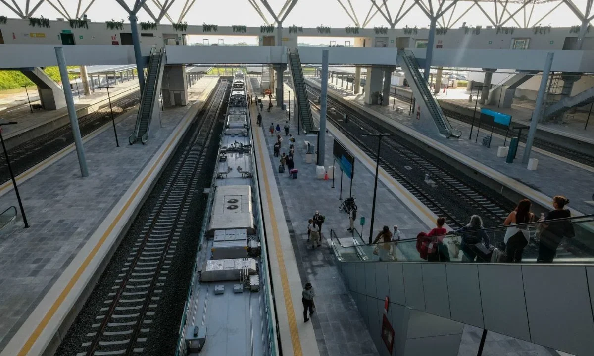 El Senado de la República aprobó diversas reformas, para fortalecer e impulsar la industria ferroviaria de pasajeros y carga en México.
