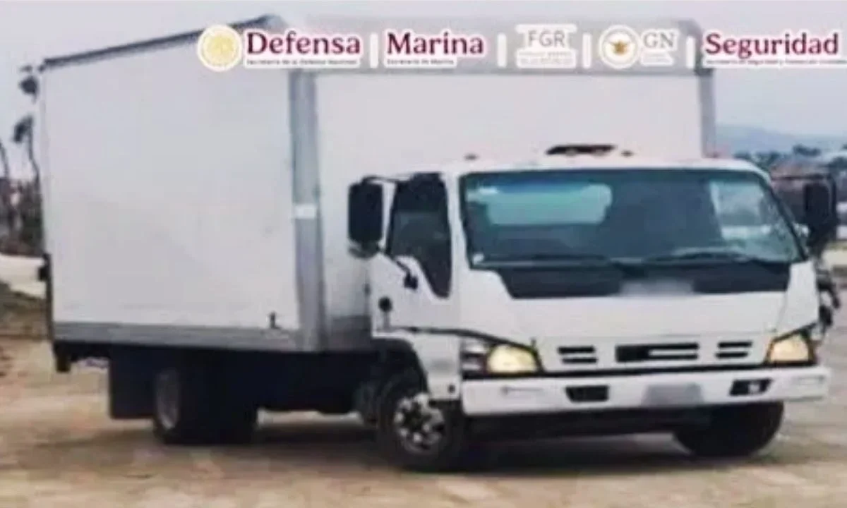 Autoridades federales aseguraron varios kilos de metanfetamina y cocaína en Tijuana y Chiapas en operativos conjuntos, hay un detenido.