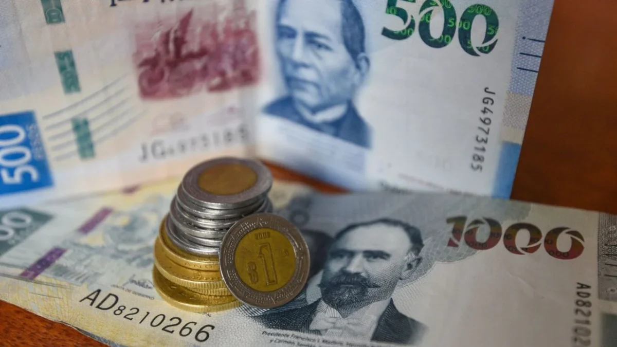 Tras el ataque militar de Israel a Irán, en minutos, el peso mexicano saltó de los $18.87 hasta los $19.02 unidades por dólar.