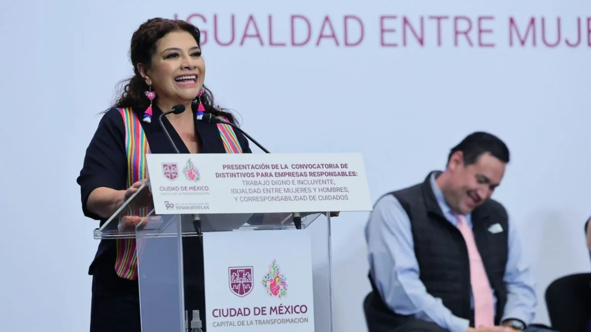 La jefa de Gobierno, Clara Brugada, presentó la convocatoria de distintivos para empresas responsables.