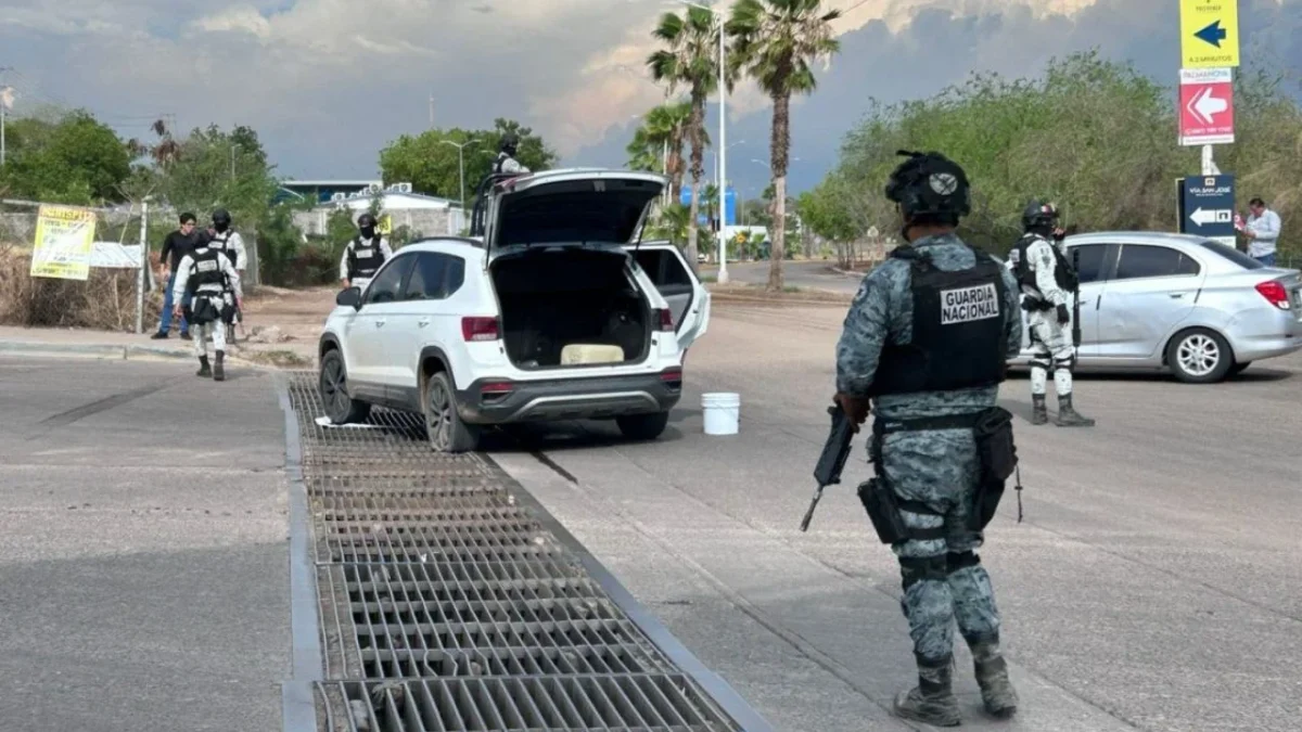 Enfrentamiento a balazos entre grupos armados provocó momentos de pánico en Culiacán.