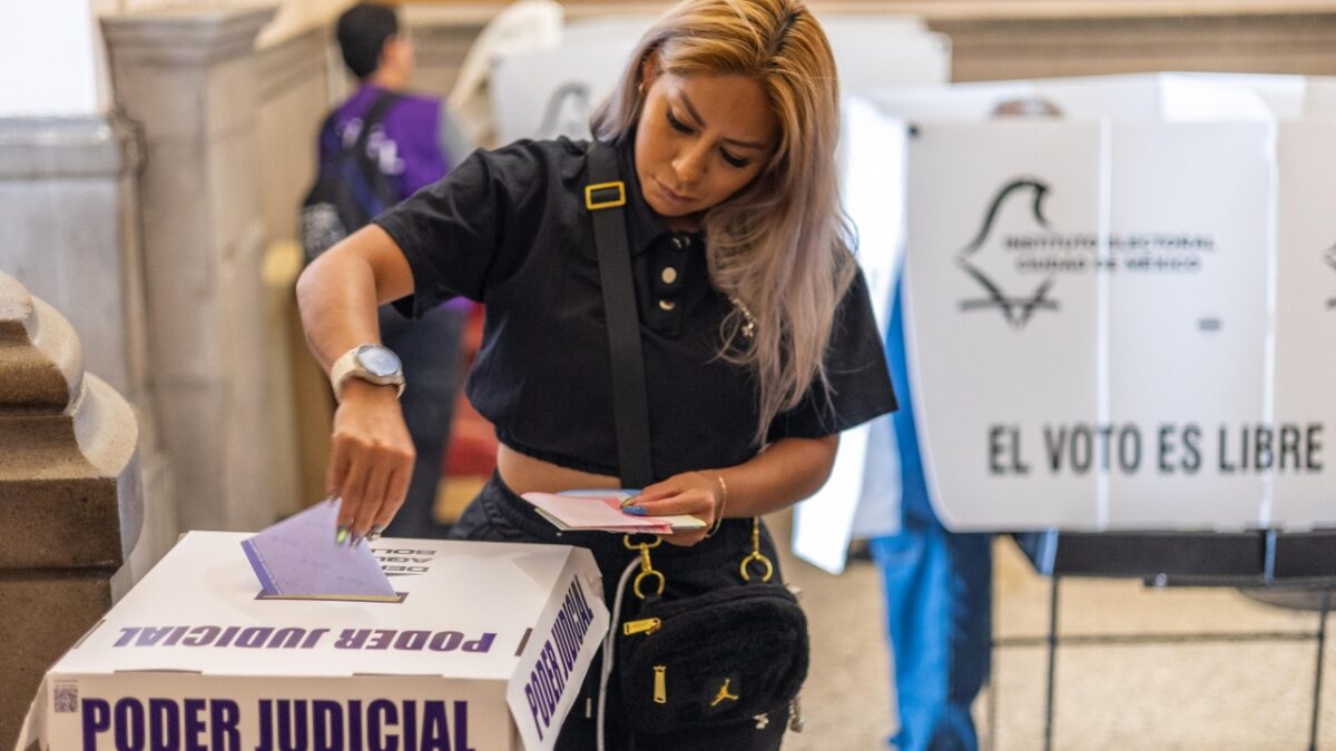Entre 10 y 20 minutos tardan los ciudadanos en emitir voto