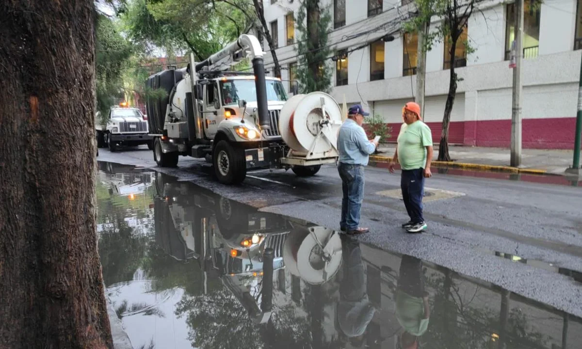 Las fuertes lluvias dejaron afectaciones en la alcaldía Cuauhtémoc, por lo que desplegaron la ‘brigada Tormenta’.