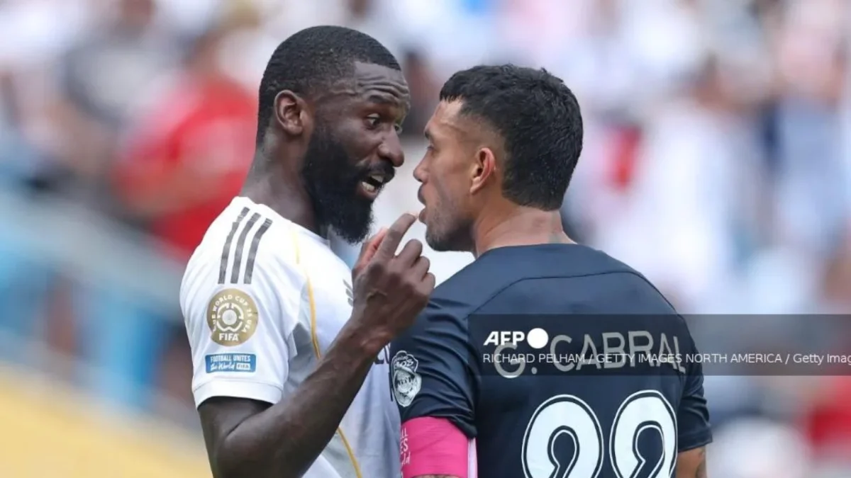 FIFA abre investigación por presunto insulto racial del capitán del Pachuca contra Antonio Rüdiger.