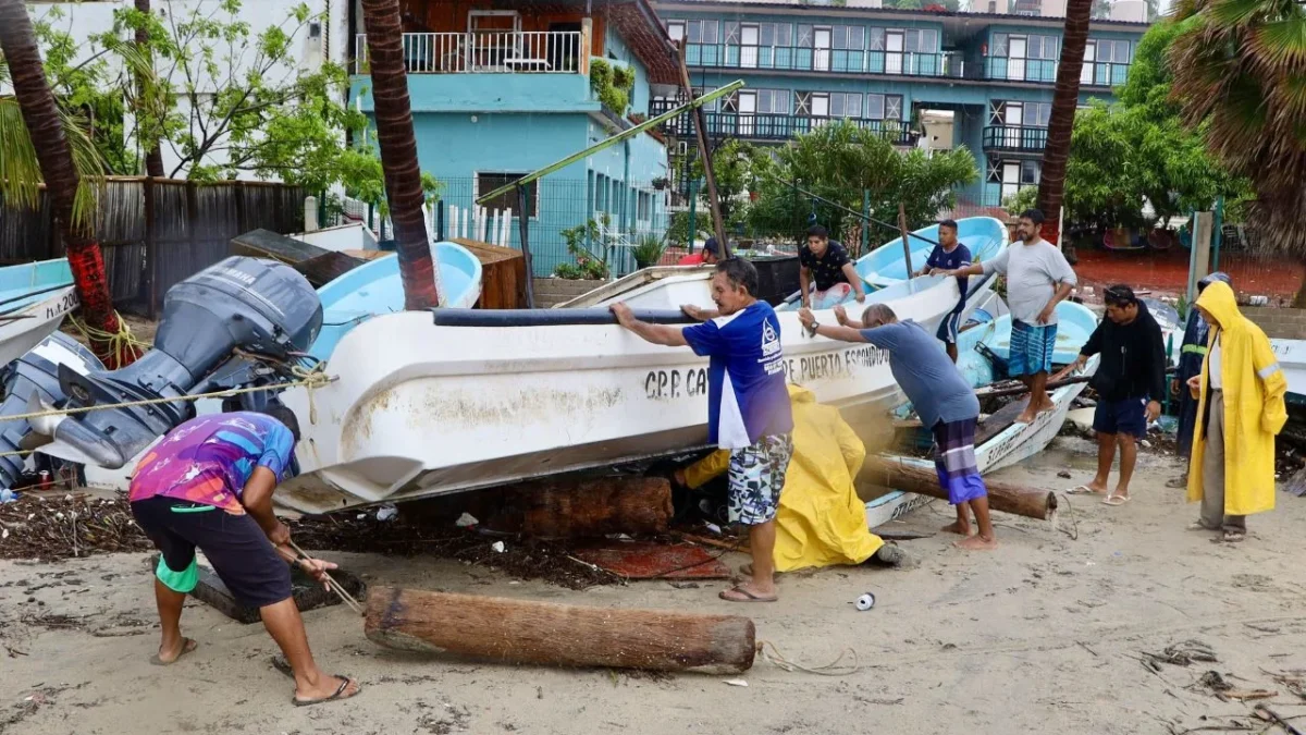 Paso del Huracán Erick deja tres pescadores desaparecidos en Oaxaca