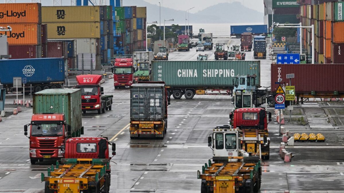 En enero y febrero, 45% de las exportaciones mexicanas usó el T-MEC, otro 45% entró sin arancel y 10% pagó impuestos.