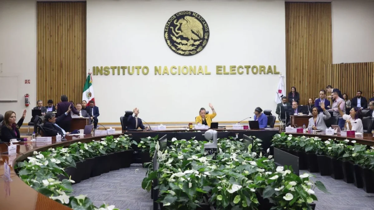 El INE bajó a 24 ganadores de magistraturas por incumplir requisitos académicos.