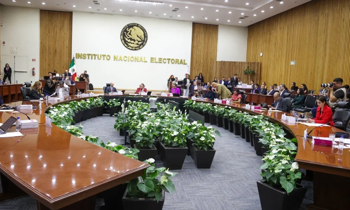 Carla Humphrey aseveró que el Jurídico del INE incurrió en deficiencias “graves e inadmisibles”